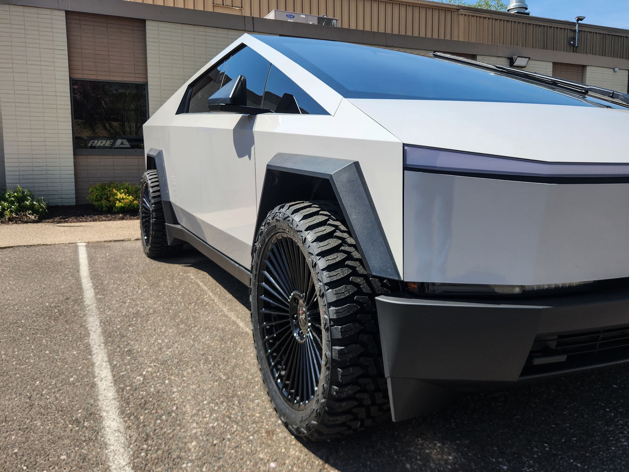 Cybertruck - White - 24 Giovanna Cabos 4